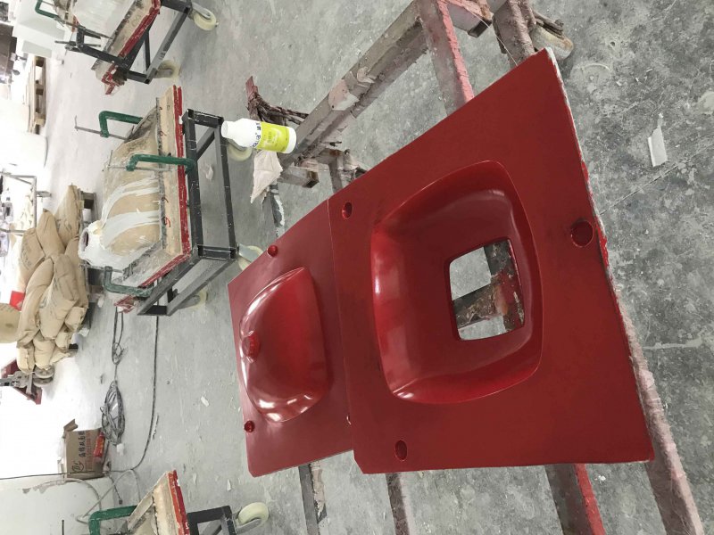 更換脫模劑之前，首先要先測試其性能